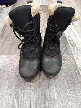 Sorel Black Lace-Up Women's Winter Boots with‎ Faux Shearling Trim